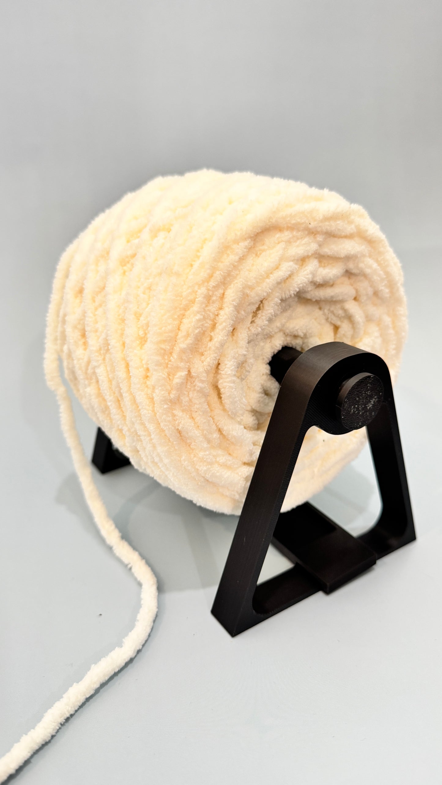 MINI Horizontal Yarn Spinner with Storage Base – Compact Tangle-Free Yarn Holder!