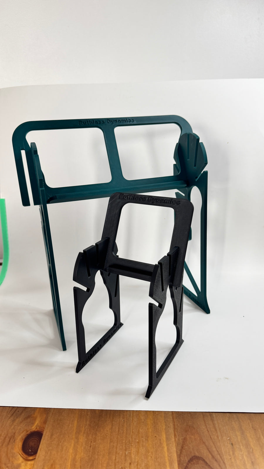 Adjustable Phone & Tablet Stand – 8-18 Angles for Makers, Crafters & Content Creators