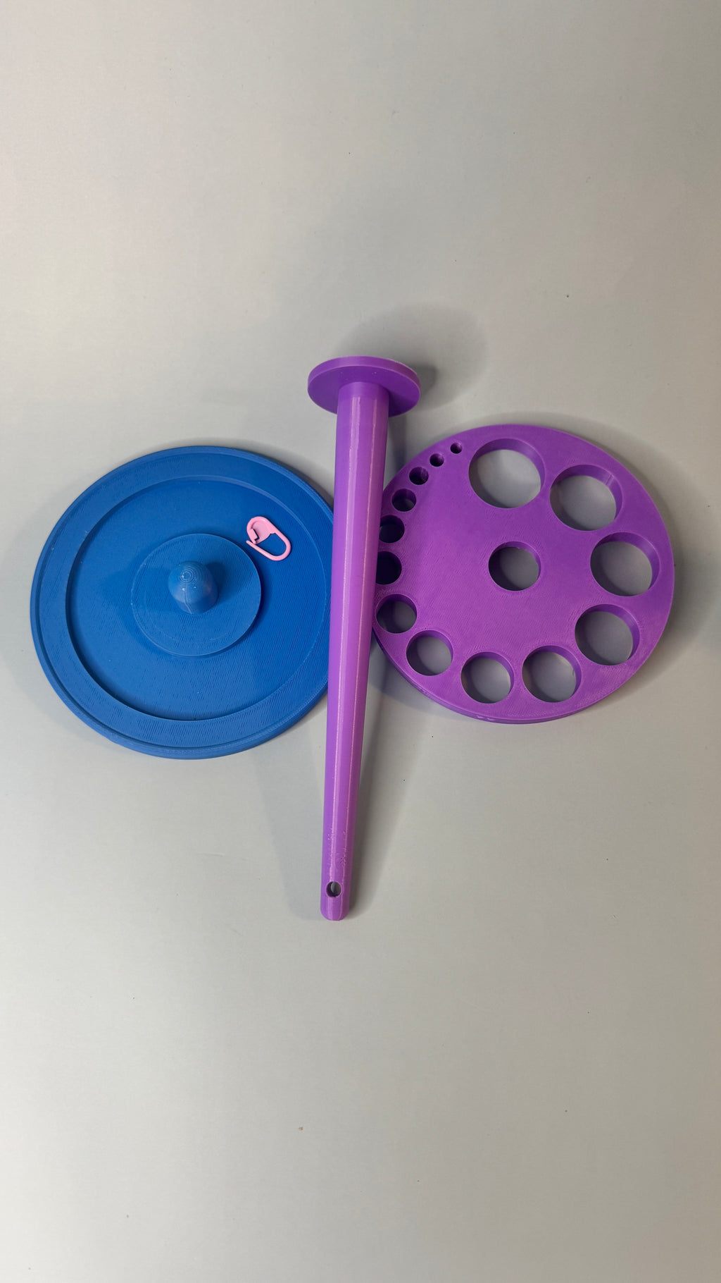 Portable / table yarn spinner, with eye sizer and mini storage base
