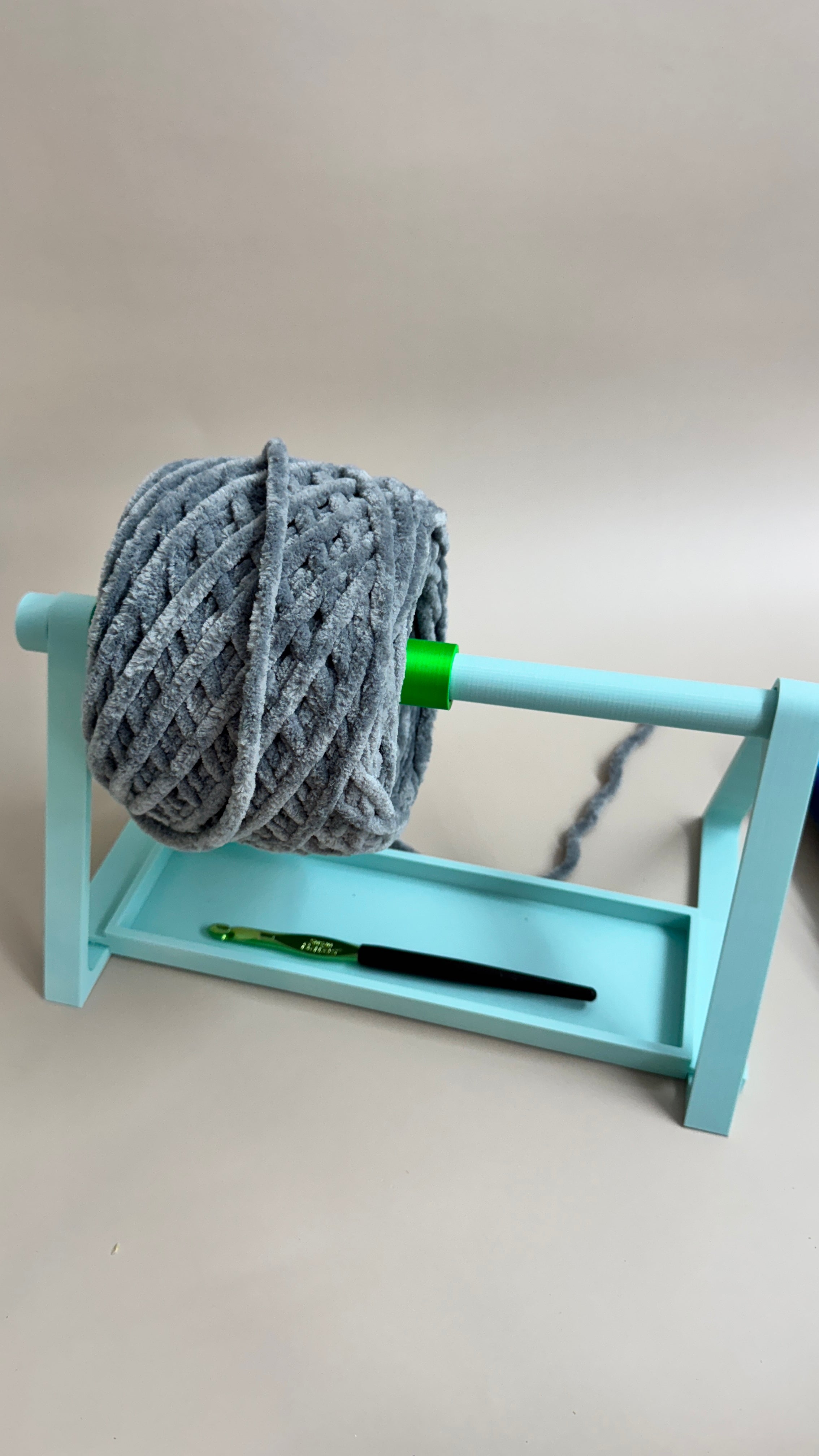 Horizontal Dual Yarn Spinner with Storage Base – Double the Yarn, Half the Hassle!