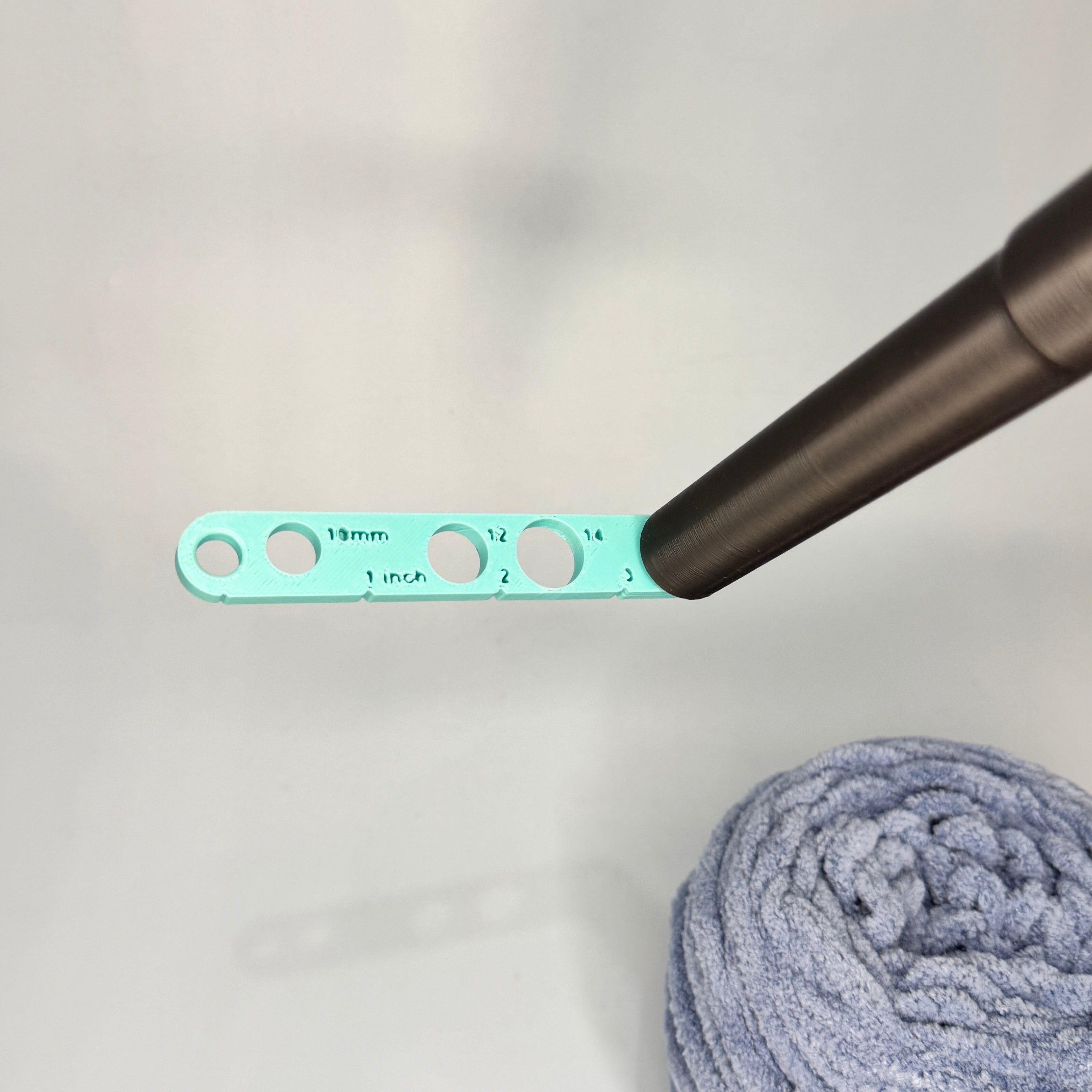 Pocket Yarn Spinner – Hang, Spin, or Display Anywhere!