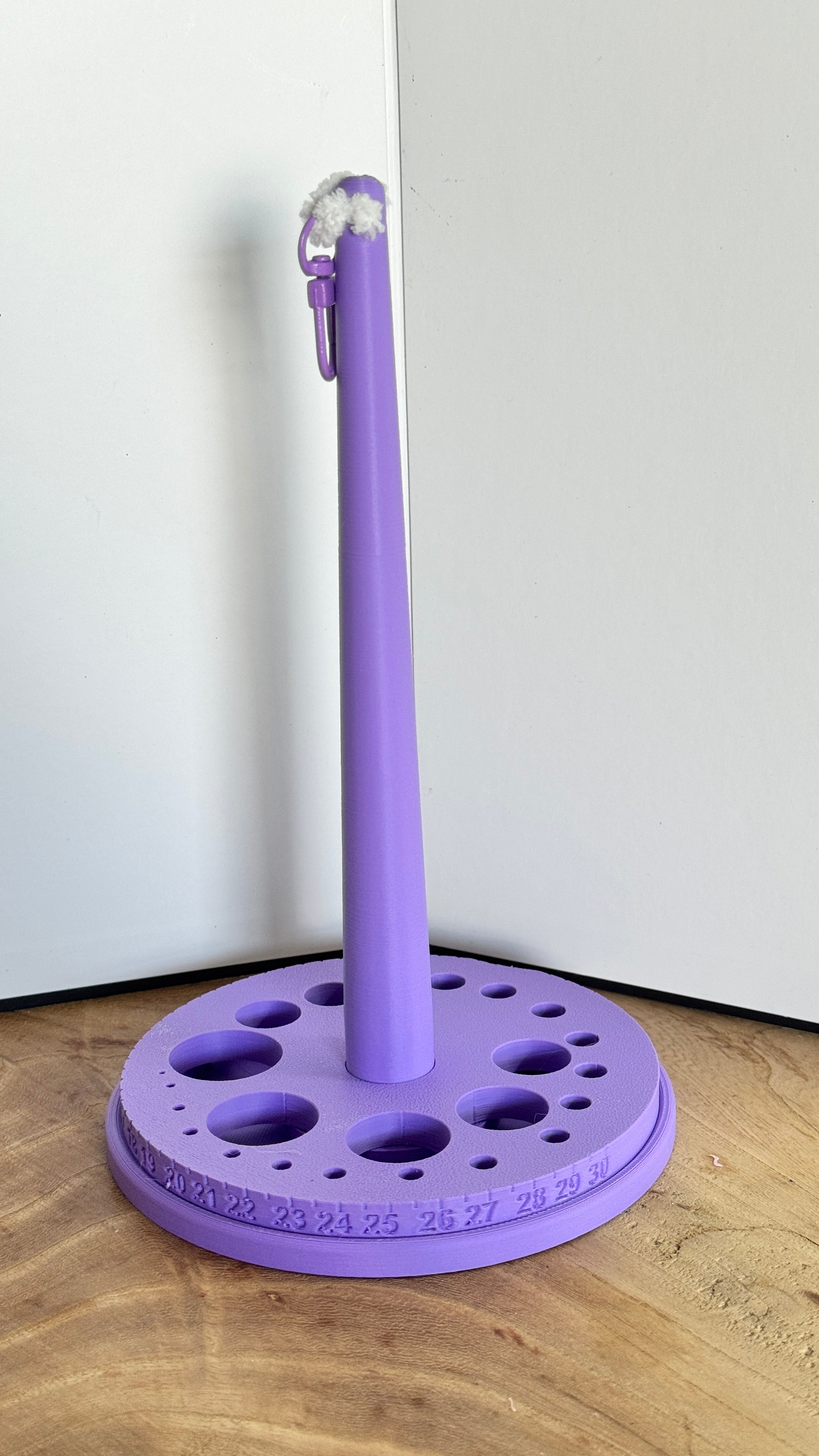 Portable / table yarn spinner, with eye sizer and mini storage base