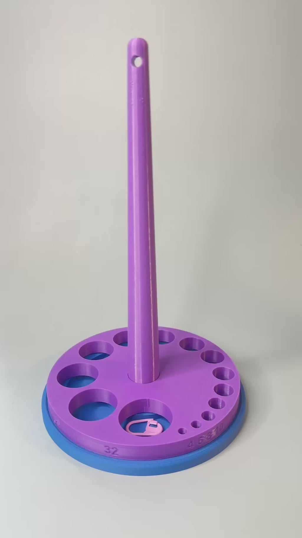Portable / table yarn spinner, with eye sizer and mini storage base